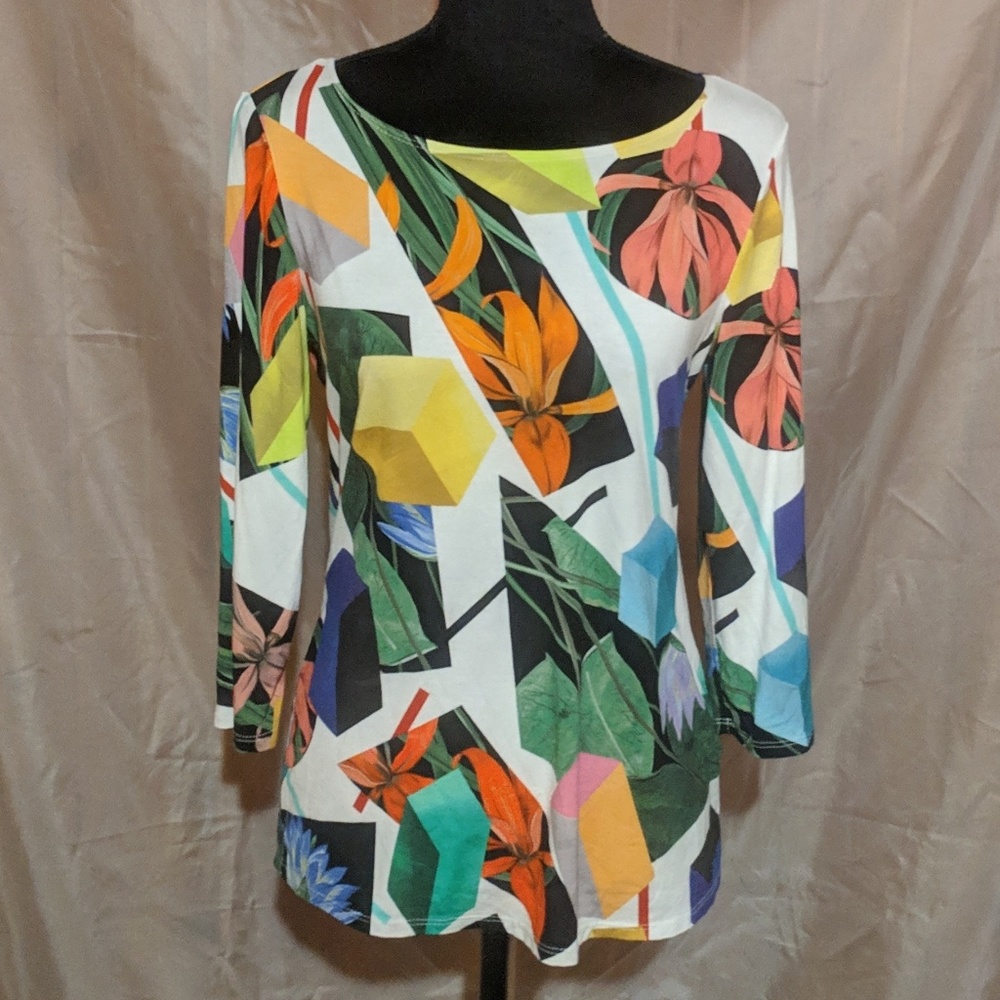 Cartise Floral Cubes 3/4 Sleeve Top Size Medium